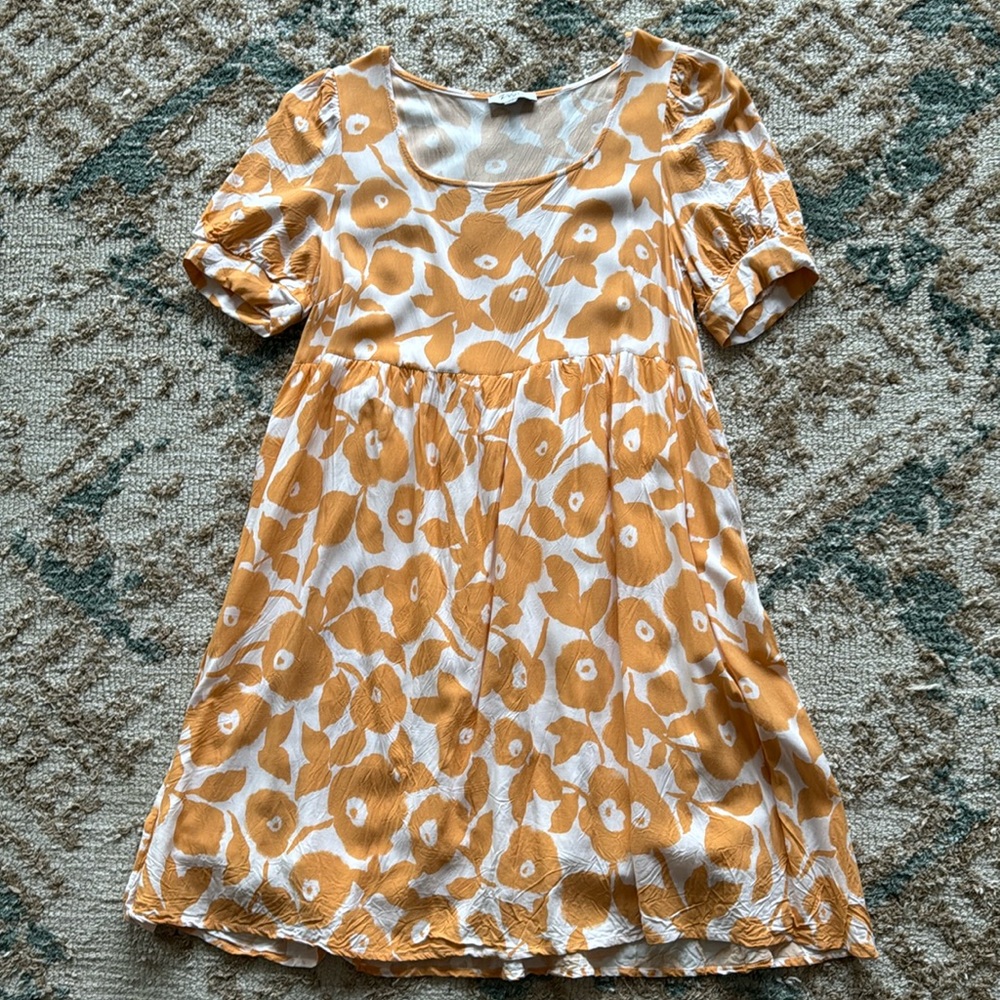 Knee-length dress